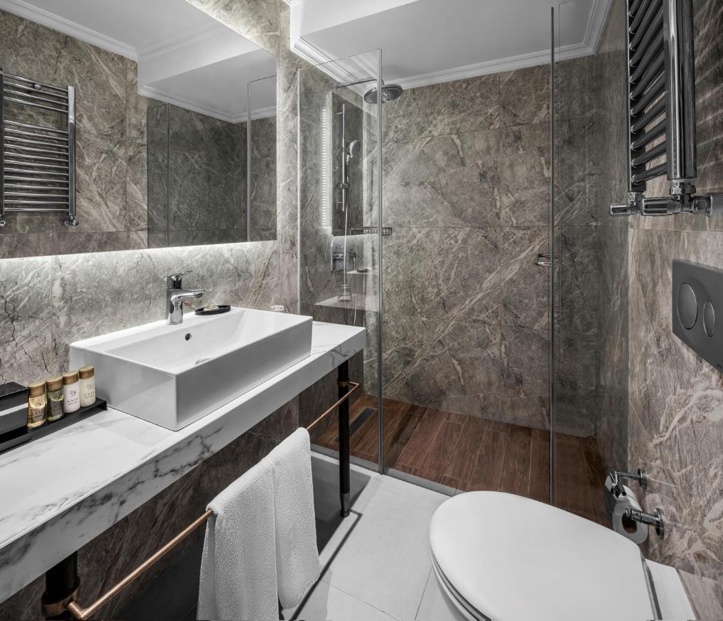 Akka Lush Taksim Istanboel