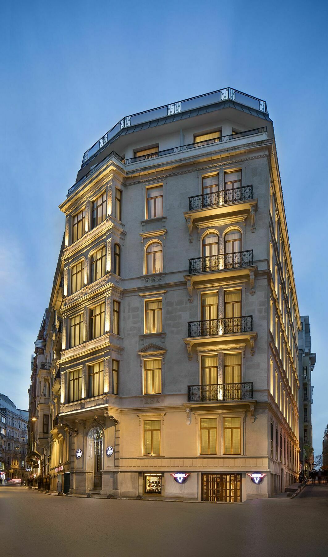 Akka Lush Taksim Istanboel